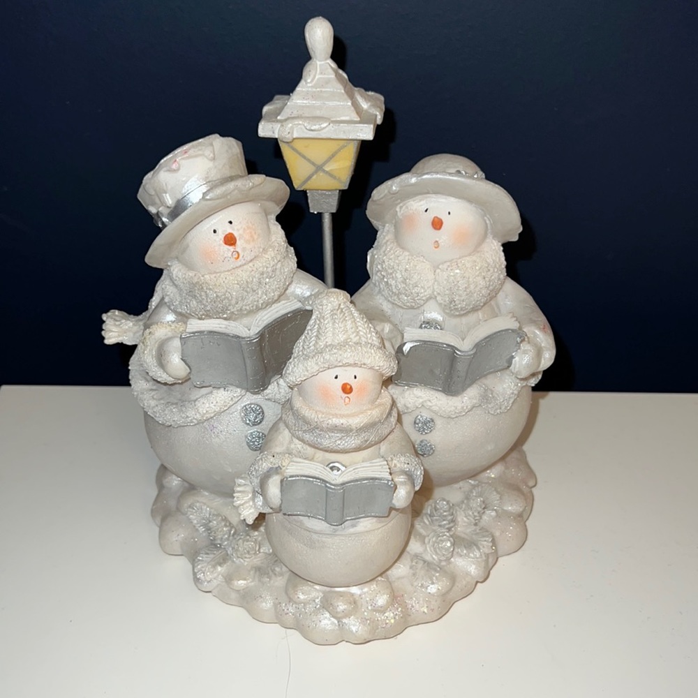 Caroling Snowmen and Snowlady